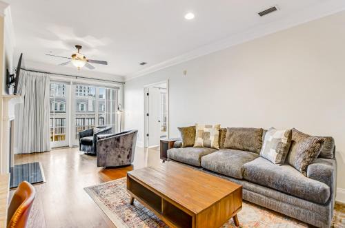 Bay Street Loft at Ellis Square