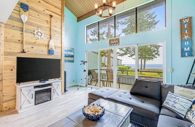 Bay-view condo with pool, hot tub, balcony & lofted layout - walk to the beach