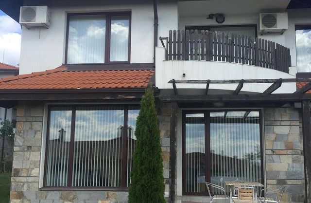 Bay View Villas - Luxury Villa set on the hill overlooking Sunny Beach with pool