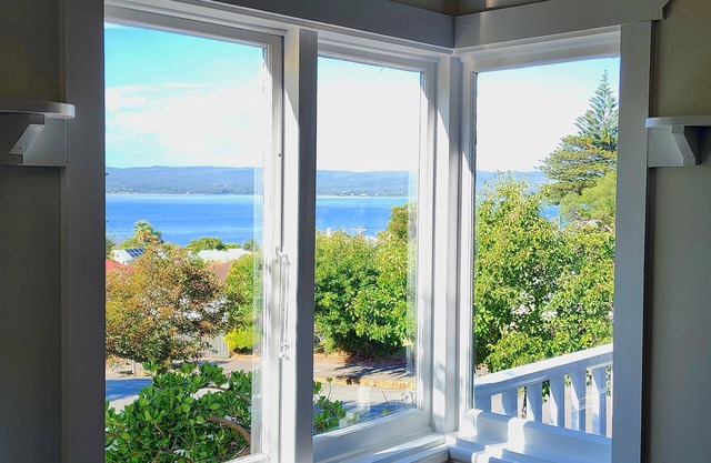 Bay Vista Cottage by the BnB Collection