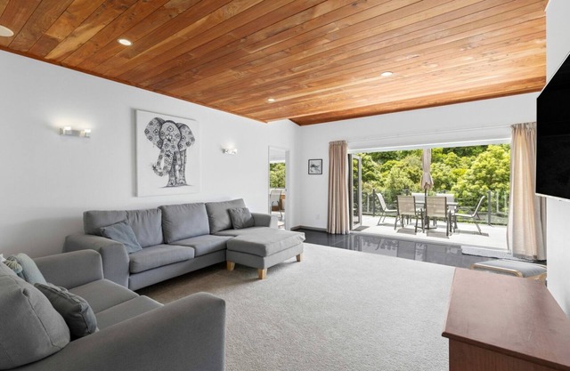 Bay Vista Retreat