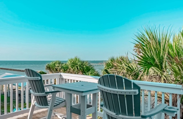 Bayfront condo with ocean views, balcony, tennis, & pool