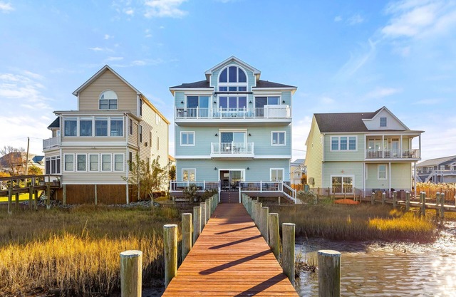 Bayfront Pet-Friendly Luxury Home with Dock - Sleeps 16
