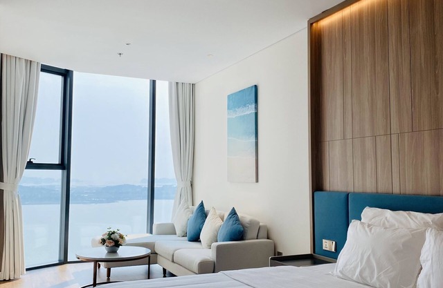 Bayside Bliss Apartment By A La Carte Ha Long Ocean View
