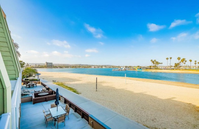 Bayside Breeze