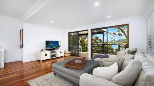 'Bayside Retreat' by Accom Holidays