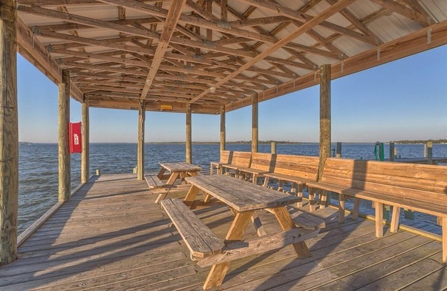 Bayview 82 2 Bedroom Condo by RedAwning