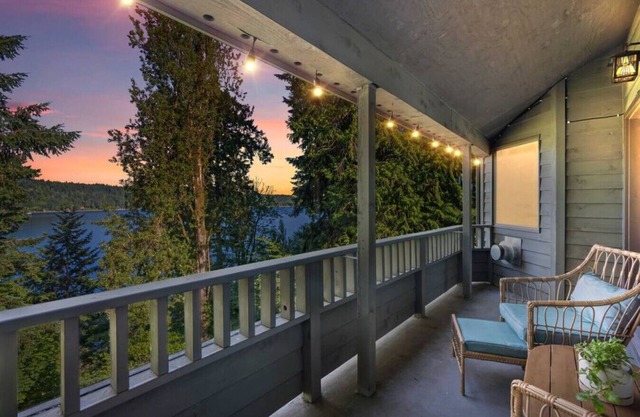 BayView Tower - Romantic Studio w/Beach Access