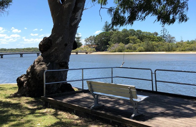 Bayz on the River.WATERFRONT. PET FRIENDLY.KAYAKS!