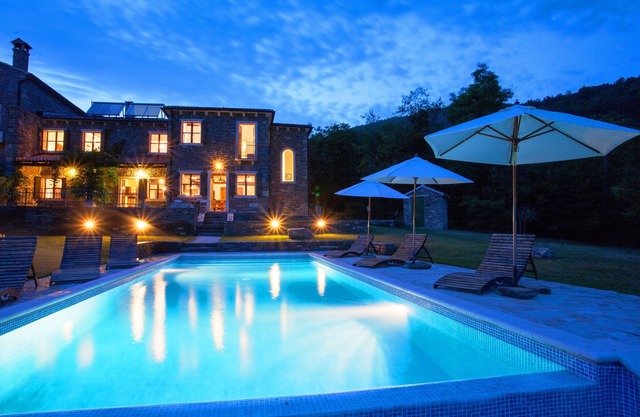 Bazjaki: Beautiful stone villa in Istria with infinity pool