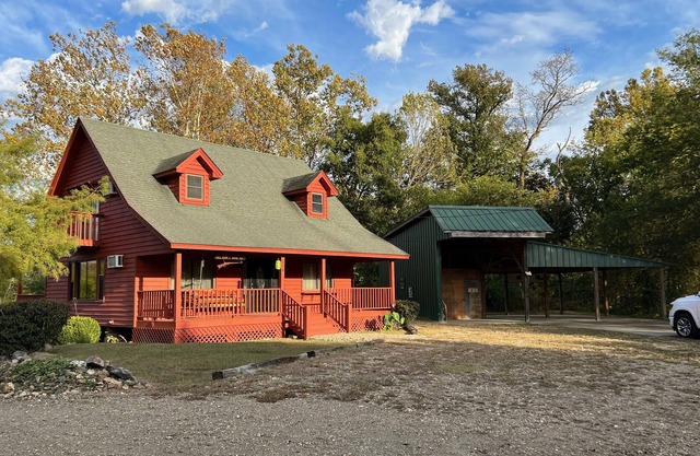 BB's River Cabin
