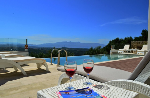 BBQ+Outdoor Kitchen★Lux Stone Villa★ Sea View