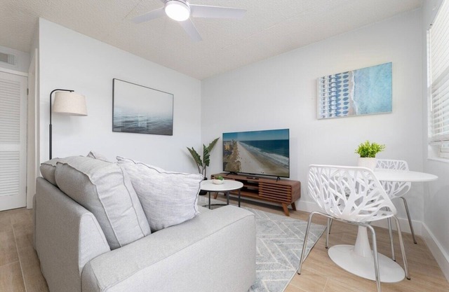 Be A Nomad/Just Renovated/Close to the Beach