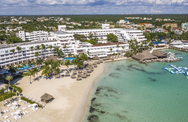 Experience Hamaca Beach 