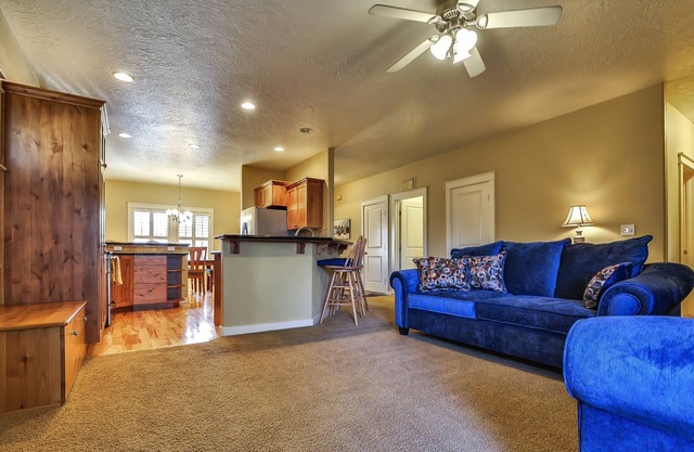 Be our Guest- Close to everything! Boise- Meridian - Eagle - I-84 w/pool