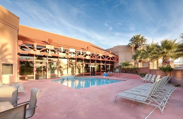 Be Relaxed at Red Lion Hotel St. George! Gym, Business Center, Restaurant!