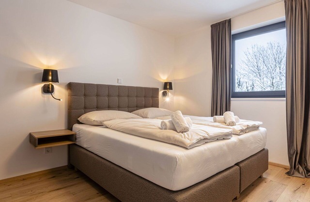 Beautiful apartment for 4 people with WIFI, pool, TV, terrace and parking
