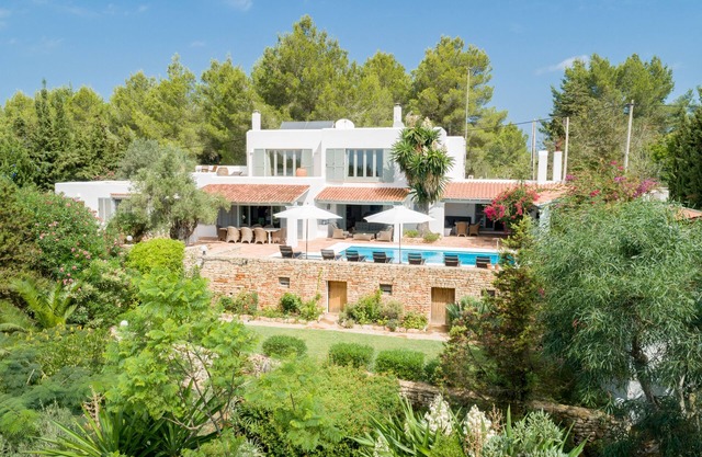 Beautifull villa central Ibiza, with stunning views to the old town of Ibiza