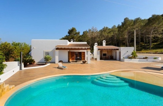 Beautiful Villa “Can Pepe Pujolet” with Mountain View, Pool, Wi-Fi
