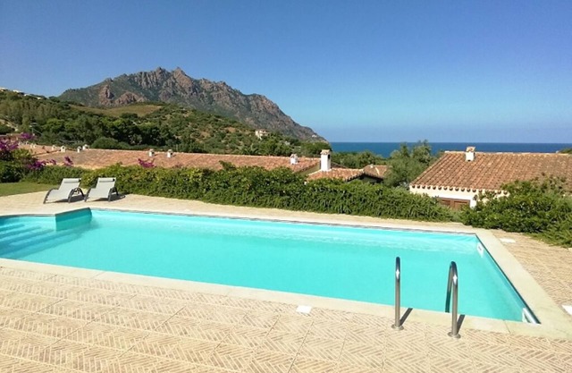 Beachfront villa private pool
