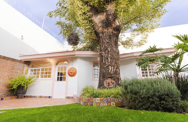 Beautiful little house El Refugio in Mi Querido Santiago, near downtown Puebla.