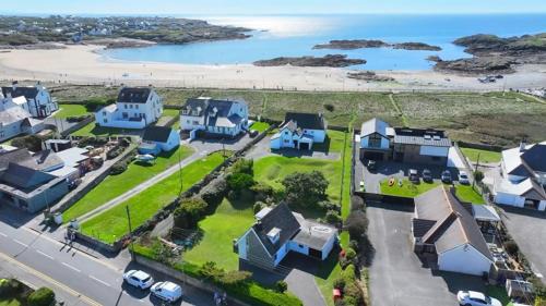 Beach Access-Ynys Cartref-4-Bed