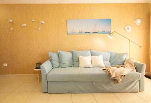 Beach apartment with terrace and pool
