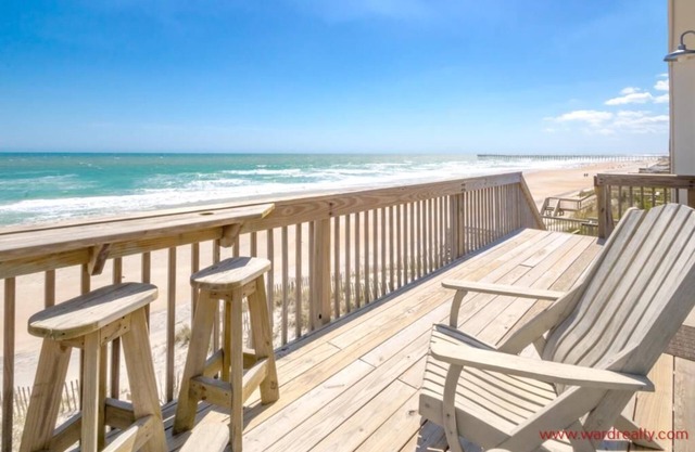 Beach Barn Upper - Charming 2BR Upper Unit on the Oceanfront