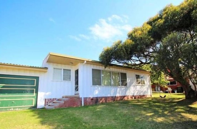 Beach Break Cottage - Budget Accommodation With Views