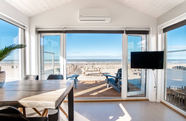 Beach Bungalow Mambo ADULTS ONLY!