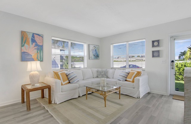Beach Bungalow Close to Renown Snorkeling