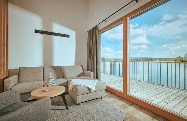 Beach chalet with whirlpool