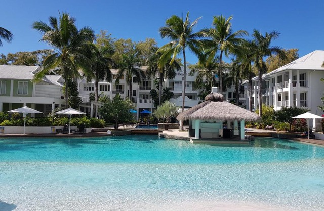 Beach Club Palm Cove