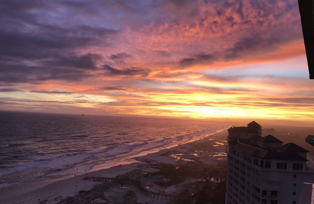 Beach Clubs' Best! 20th Floor Luxury, 3/3, Amenities, Privacy and Great Views!