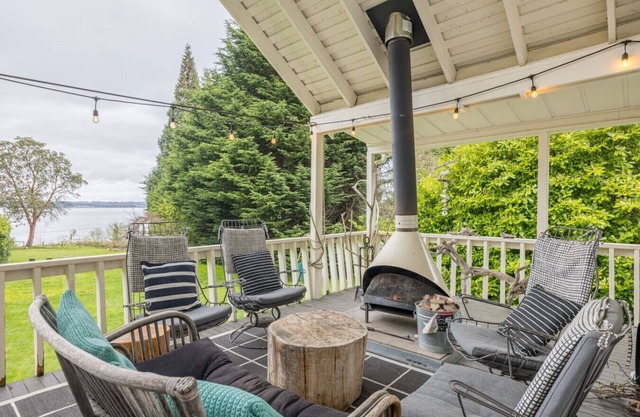 Beach Cottage w/Water Access