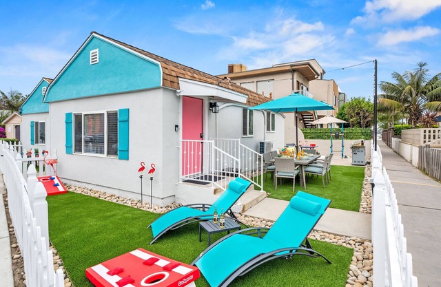 Beach Days Ahead: Mission Beach Gem-Sleeps 10!