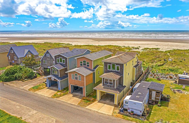 Beach Dream North, directly on Moclips Beach
