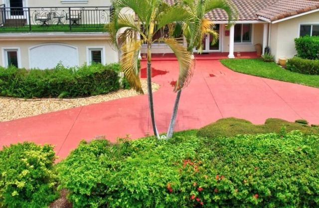 Beach Duplex - 3br/5ba Manor w/Heated Pool