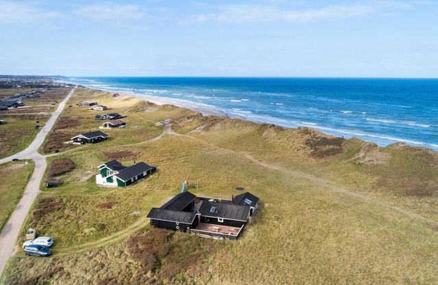 Beach front home in Hjørring with sauna