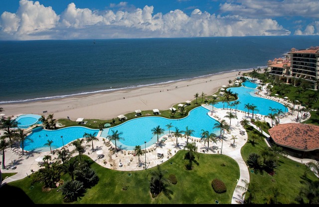 Beach Front Luxury at the Bay View Grand - Location! Location! Location!