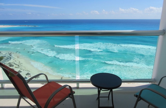 Beach Front Penthouse Ocean Dreams Resort w/Amazing Views!