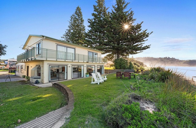 Beach Galore - Waihi Beach Holiday Home