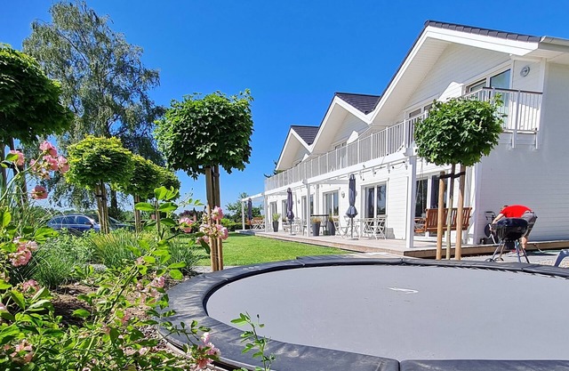 Beach house with large Garden, family friendly clos to the baltic sea