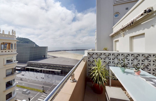 Beach House 2 by FeelFree Rentals