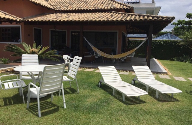 Beach house 20 meters from the sea (2 grounds).