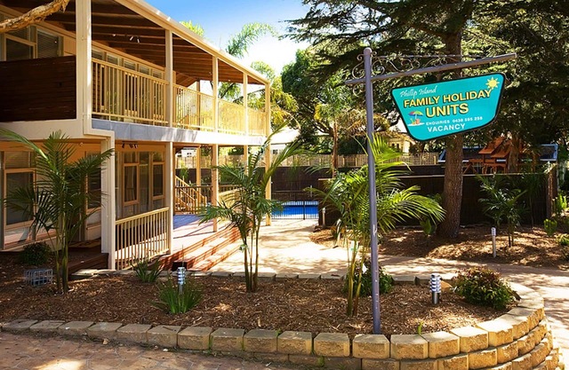 Beach House Apartments with pool