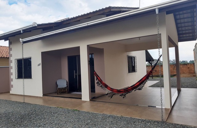 Beach House Barra Velha Itajuba SC for 8 People, parking for 5 cars.