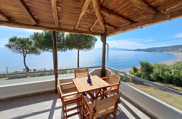 Beach House Kotrona