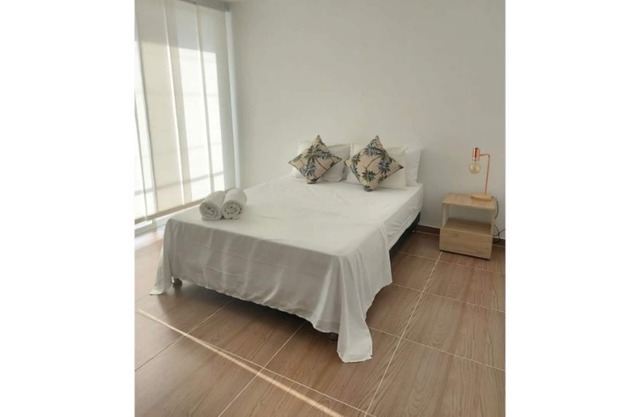 Beach House: Large Room with Balcony