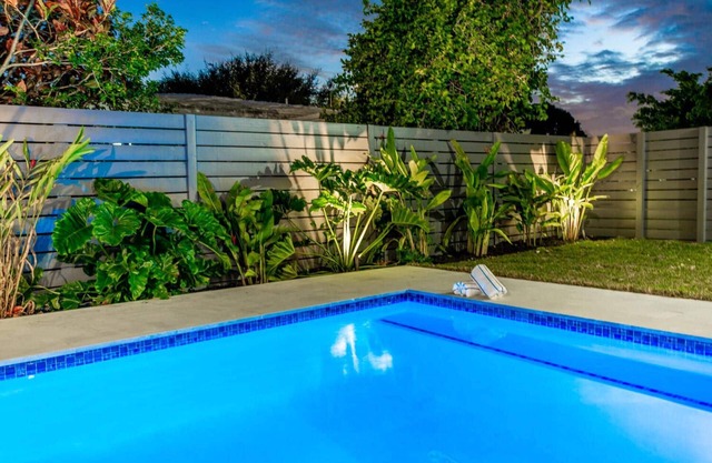 Beach house ~ Private Pool, Fenced Yard, Office, Games, Entertainment Room